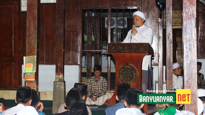 Pentingnya Menyenangkan Hati Orang Lain